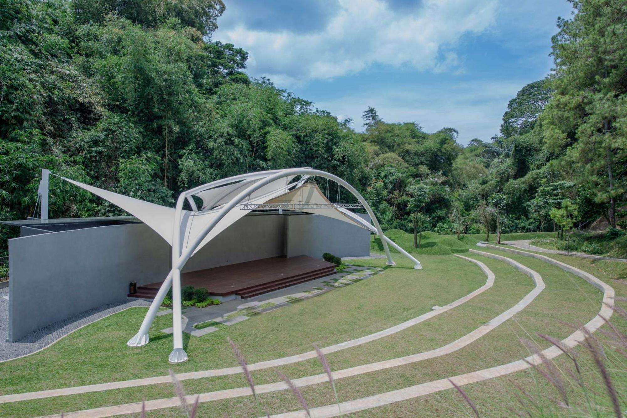 The Gaia Hotel Bandung 伦邦 外观 照片